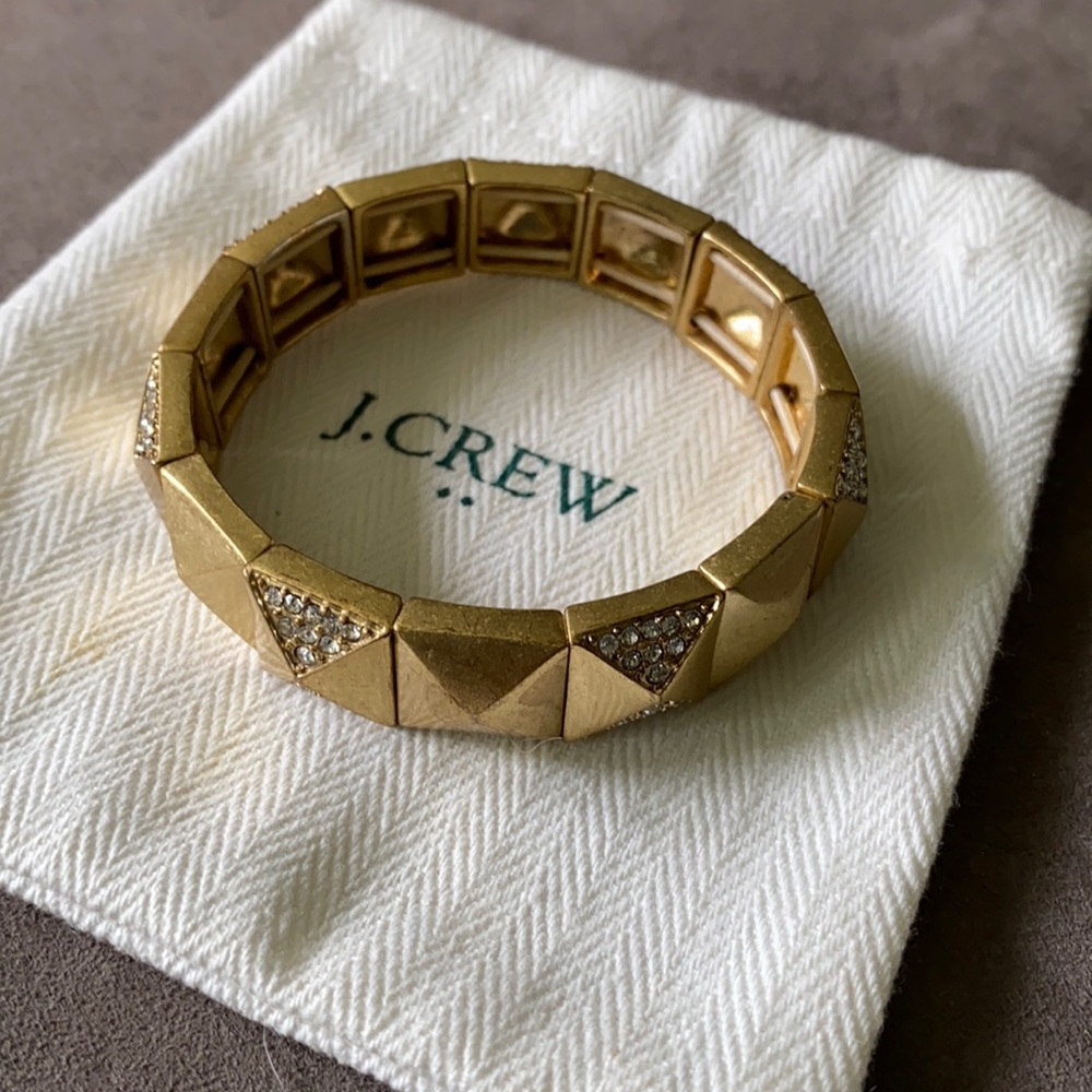 Gold tone bracelet